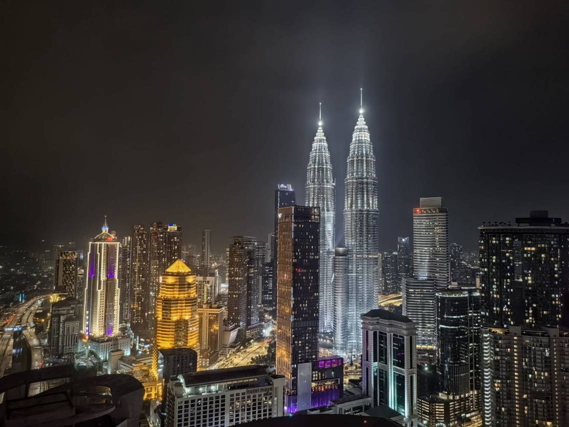 The Platinum Suites 2 KL by Whitfield